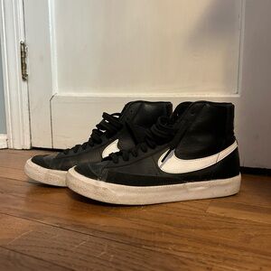 Nike Women's Black and White High-Top Sneakers